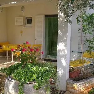 Free Parking Big Garden Apartment